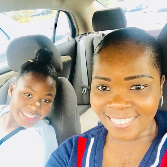 Meet your Posher, Lacrisa - Picture 1 of 1